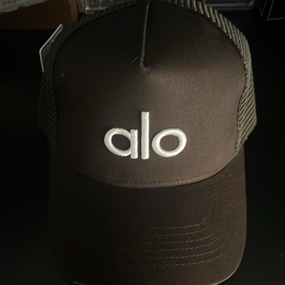 Alo Trucker Hat Black accessory mesh cap fitness workout Trendy mint condition - Picture 2 of 5